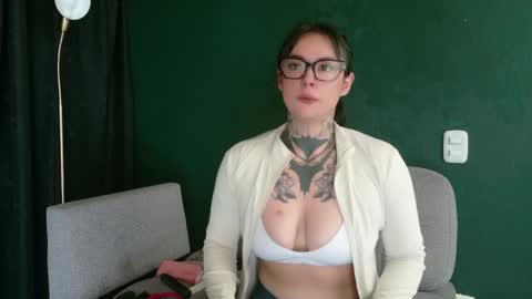 Snapshot of saratrita chatting on 05.24.26 Sara Herrera online show from 05.24.26