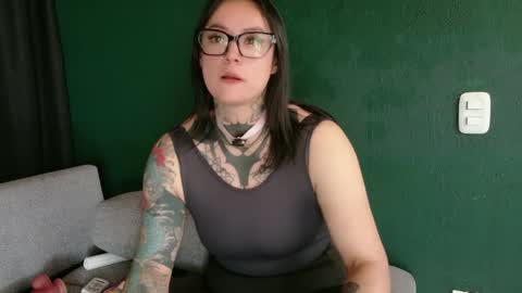 Snapshot of saratrita chatting on 05.29.26 Sara Herrera online show from 05.29.26
