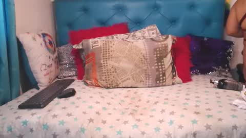 Sara Wills online show from 03.20.26