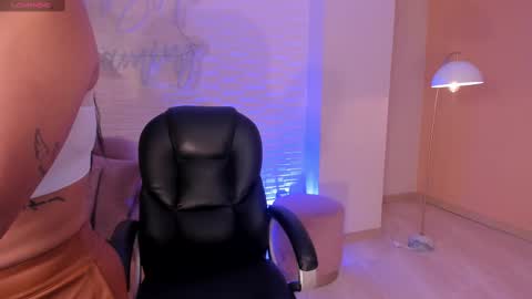 Sara Winstone online show from 02.17.25