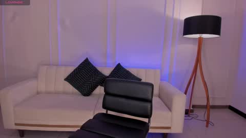 Sara Winstone online show from 02.18.25