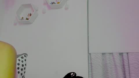 Saray  online show from 12.04.25