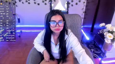 saray__jones online show from 01.11.25