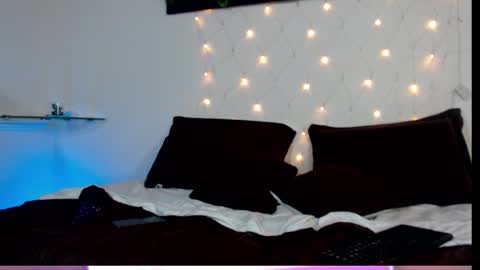 saray__jones online show from 02.12.25