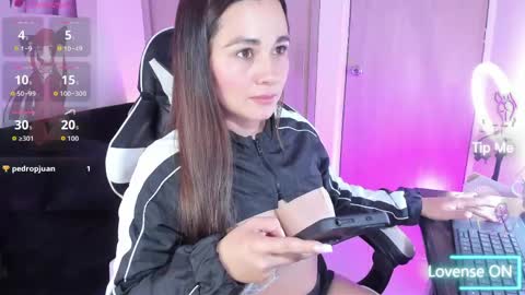 Snapshot of saray_mendoza chatting on 06.05.26 Saray Mendoza online show from 06.05.26