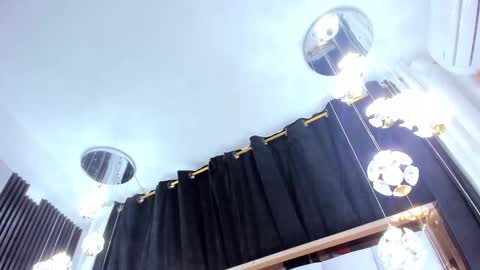 Snapshot of sarayroyse chatting on 10.13.25 Saray online show from 10.13.25