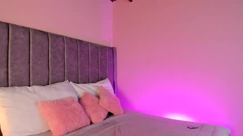 Sara Garcia online show from 04.06.26