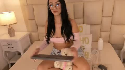 Snapshot of sarit_ chatting on 05.13.26 sarit_ online show from 05.13.26