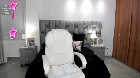 Snapshot of sarita_evanss chatting on 12.20.24  Saritaaa  online show from 12.20.24