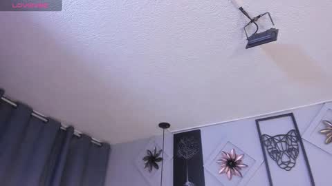 Sara  online show from 01.04.25