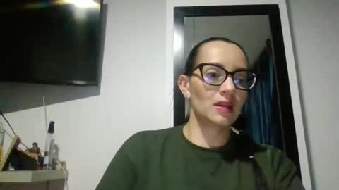 Snapshot of sarita_start chatting on 10.28.25 sarita_start online show from 10.28.25