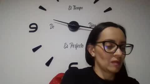 Snapshot of sarita_start chatting on 11.21.25 sarita_start online show from 11.21.25