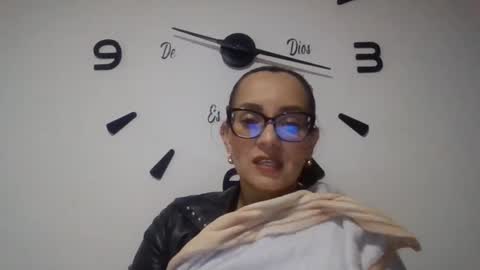 Snapshot of sarita_start chatting on 11.25.25 sarita_start online show from 11.25.25