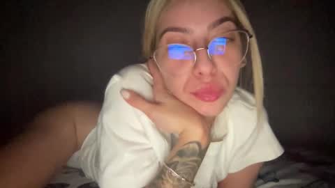 Snapshot of sarrah_rossy chatting on 01.07.25 Sarrah online show from 01.07.25