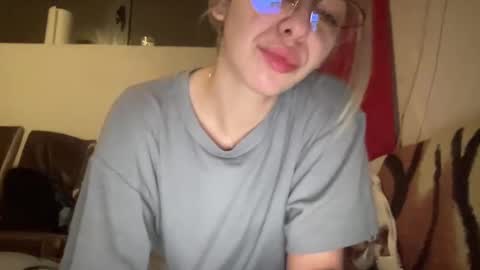 Snapshot of sarrah_rossy chatting on 01.09.25 Sarrah online show from 01.09.25