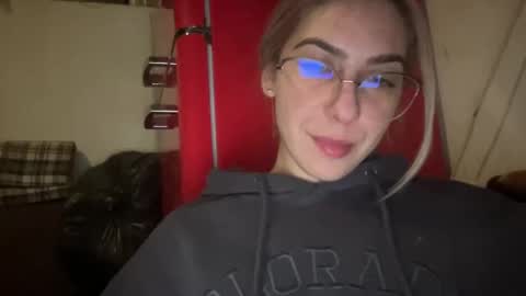 Snapshot of sarrah_rossy chatting on 01.15.25 Sarrah online show from 01.15.25