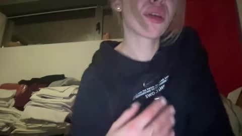 Snapshot of sarrah_rossy chatting on 01.16.25 Sarrah online show from 01.16.25