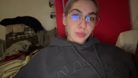 Snapshot of sarrah_rossy chatting on 01.26.25 Sarrah online show from 01.26.25