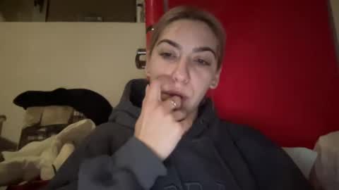 Snapshot of sarrah_rossy chatting on 01.27.25 Sarrah online show from 01.27.25