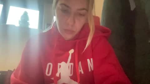 Snapshot of sarrah_rossy chatting on 02.01.25 Sarrah online show from 02.01.25