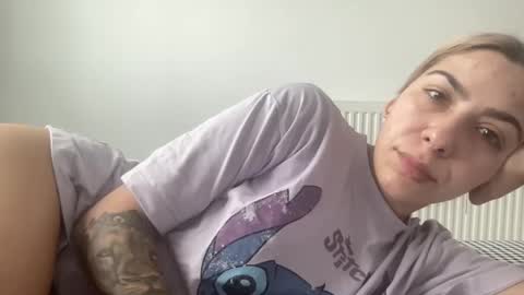 Snapshot of sarrah_rossy chatting on 02.02.25 Sarrah online show from 02.02.25