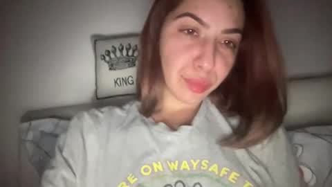 Snapshot of sarrah_rossy chatting on 03.11.25 Sarrah online show from 03.11.25