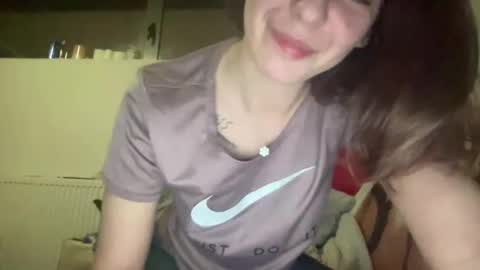 Snapshot of sarrah_rossy chatting on 03.12.25 Sarrah online show from 03.12.25