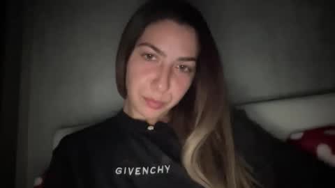 Snapshot of sarrah_rossy chatting on 10.28.25 Sarrah online show from 10.28.25