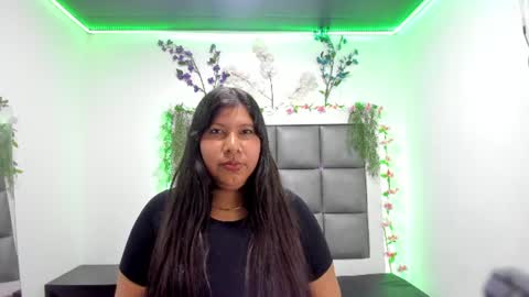 Snapshot of sasha__collins chatting on 07.17.26 sasha__collins online show from 07.17.26