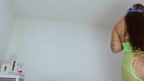 Sasha Creamy online show from 10.12.25