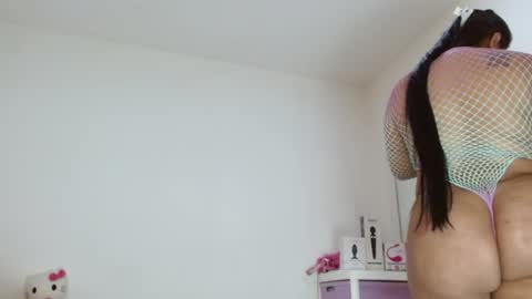 Snapshot of sasha_creamy chatting on 05.16.26 Sasha Creamy online show from 05.16.26