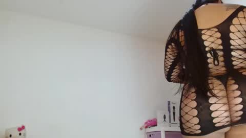 Snapshot of sasha_creamy chatting on 05.29.26 Sasha Creamy online show from 05.29.26