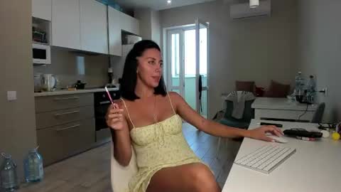 Snapshot of sasha_moon77 chatting on 07.18.26 Sasha online show from 07.18.26