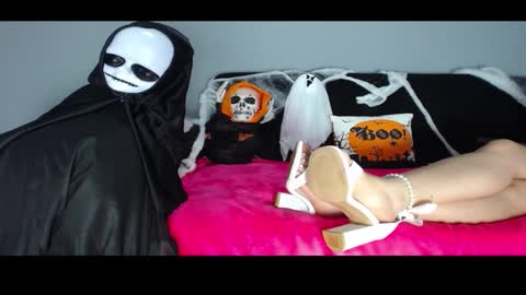 Snapshot of sasha_start chatting on 10.24.25 sasha start online show from 10.24.25