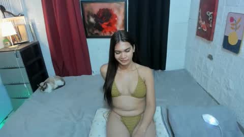 ESTELLA online show from 01.06.25