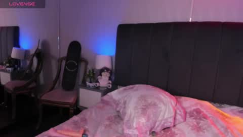 selene  online show from 01.21.25