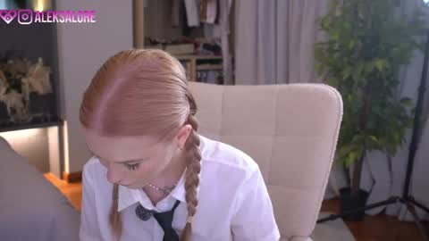 Snapshot of sashalore chatting on 05.25.26 sashalore online show from 05.25.26