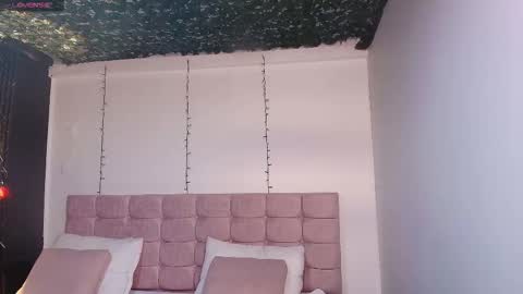 Snapshot of sasharosee_ chatting on 09.14.25 S A S H A R O S E online show from 09.14.25