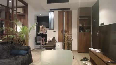 Sasha online show from 12.19.24