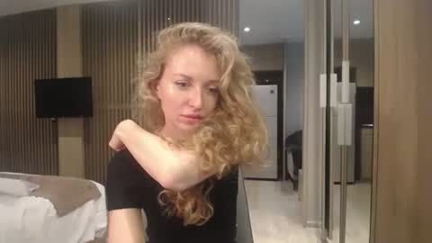 Sasha online show from 10.04.25