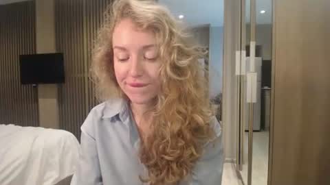 Sasha online show from 10.16.25