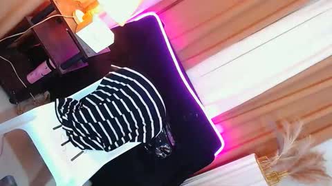 Snapshot of sassa_lilly chatting on 09.26.25 sassa_lilly online show from 09.26.25