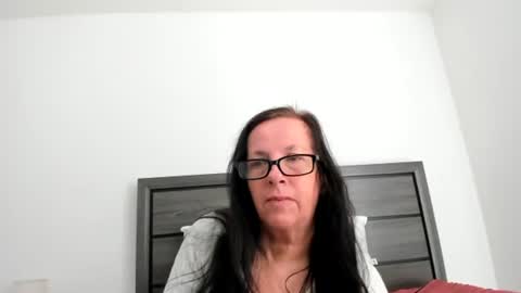 Snapshot of sassiestpeachgoddess chatting on 11.23.25 Sassiest Peach Goddess online show from 11.23.25