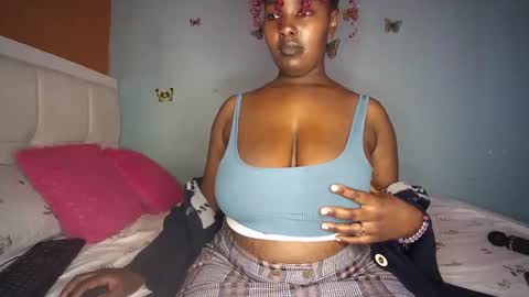 Snapshot of sassy100936 chatting on 04.15.26 Spicyd online show from 04.15.26