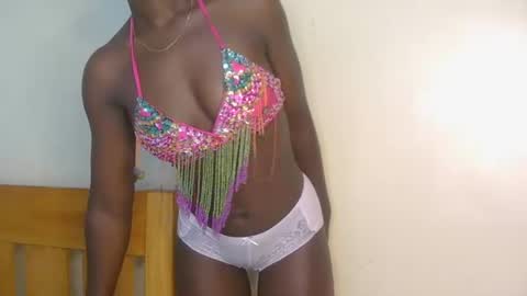 Snapshot of sassyleila chatting on 07.17.26 sexxy one online show from 07.17.26