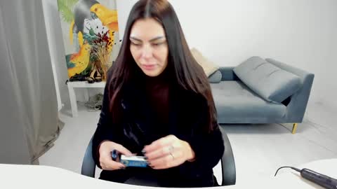 sassytiff online show from 01.11.26