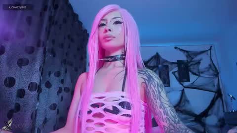    im expecting 300 thumbs up on my altar online show from 10.26.25