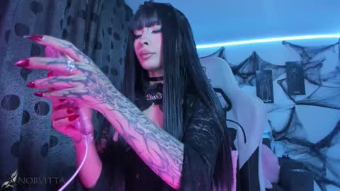    im expecting 300 thumbs up on my altar online show from 10.29.25