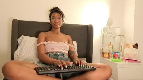Snapshot of saturno_vibes chatting on 06.03.26 saturno_vibes online show from 06.03.26