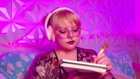 Gina George online show from 09.29.25